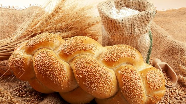 Ekmeği tamamen kesmek gereksinim duyduğumuz yeterli karbonhidratı alamamanın yanında B vitamini grubunun da yeterli alınmamasına sebep olur