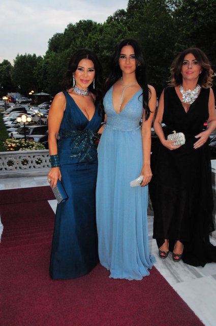 SUZAN SABANCI, CEYDA DİNÇER