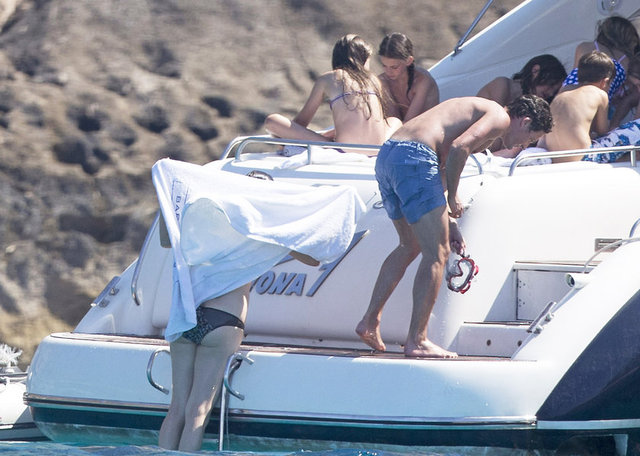 Liv Tyler geçtiğimiz haftalarda tatil fotoğraflarıyla gündeme gelmişti.