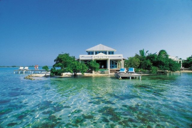7. Cayo Espanto, Belize
