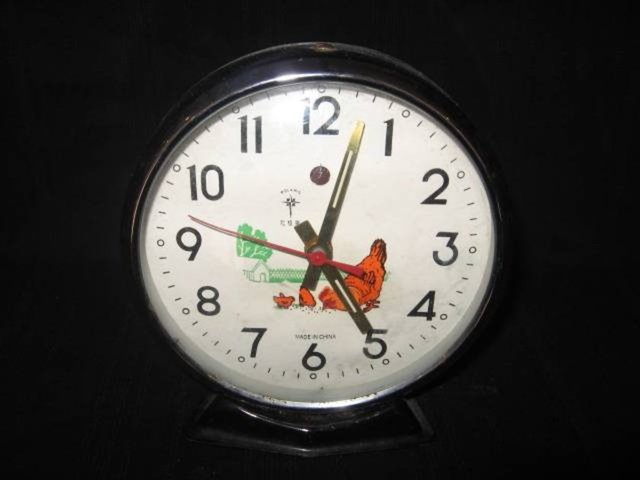 Tavuklu civcivli çalar saat.