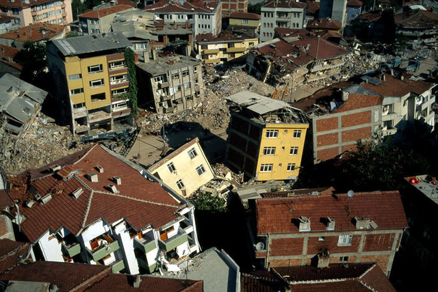 Doğa Hareketleri Araştırma Derneği'nin raporuna göre Marmara Denizi içinde İstanbul'u ve tüm bölgeyi etkileyecek bir depremin meydana gelmesi an meselesi.