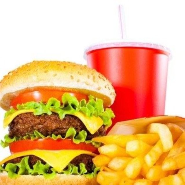 Karbonhidrat, yağ ve şeker fazlalıklarını unutun! Hayatınızdan fast-food gıdaları çıkartın.