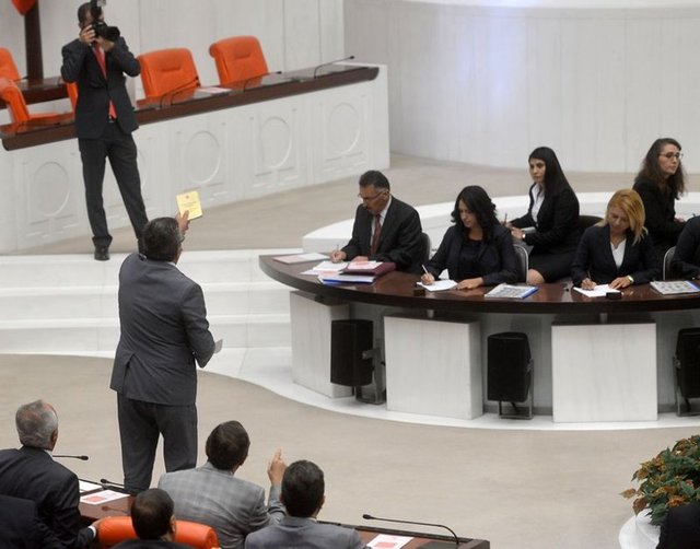 12. Cumhurbaşkanı Tayyip Erdoğan'ın TBMM'deki yemin töreni öncesi gerginlik yaşandı.