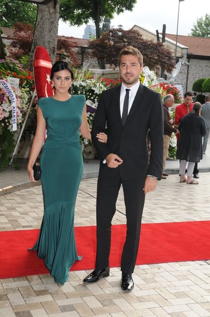 "Sevgiliyi nikah masasına oturtmada Neslişah Alkoçlar gibi ol"