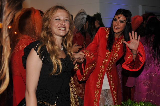 "yuva yıkanın yuvası oluyomus bakınız neslisah alkoclar"