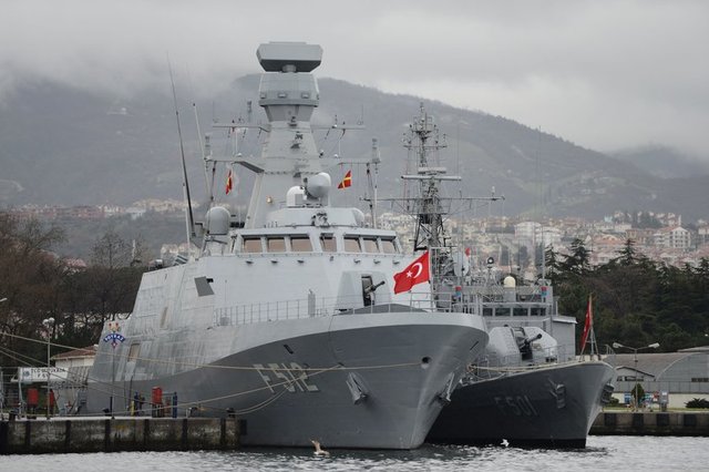 MİLGEM çalışmaları çerçevesinde üretilen iki korvetten TCG Büyükada, üstün donanımı, radarlara yakalanmama özelliği ve nitelikli savaş harekat merkeziyle adeta Türk Deniz Kuvvetlerinin gücünü yansıtıyor.