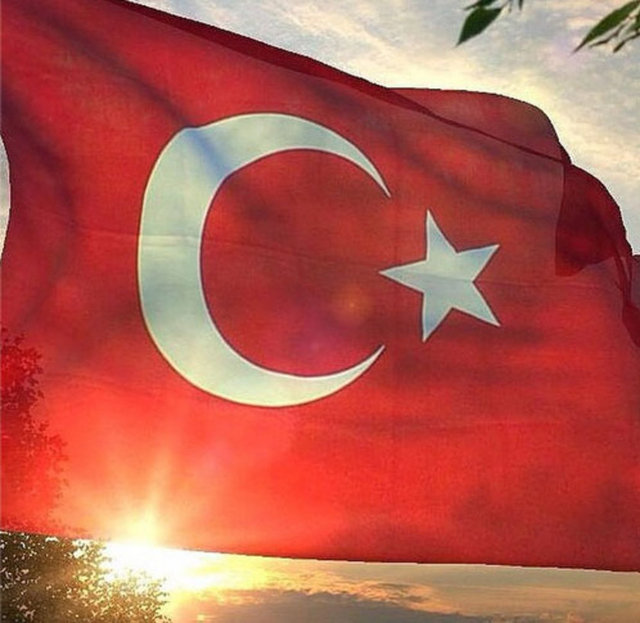 BURCU ESMERSOY -  - gunaydin zafer bayramimiz kutlu olsun