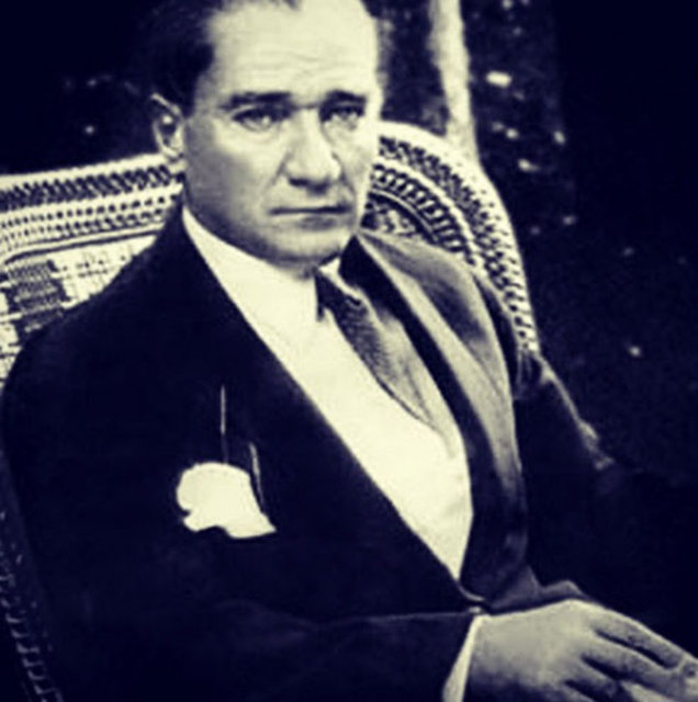 CEM DAVRAN - Sakin ve kararlı bir hayranlık benimkisi. -  -  -