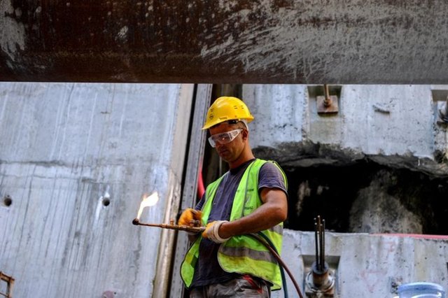 Hem Avrupa Yakası hem de Asya Yakası tarafında mevcut yolların iyileştirilmesi ve genişletilmesi, engellilerin kullanımına da uygun alt ve üst geçit, yaya geçitleri yapılması için hazırlıklar sürüyor.