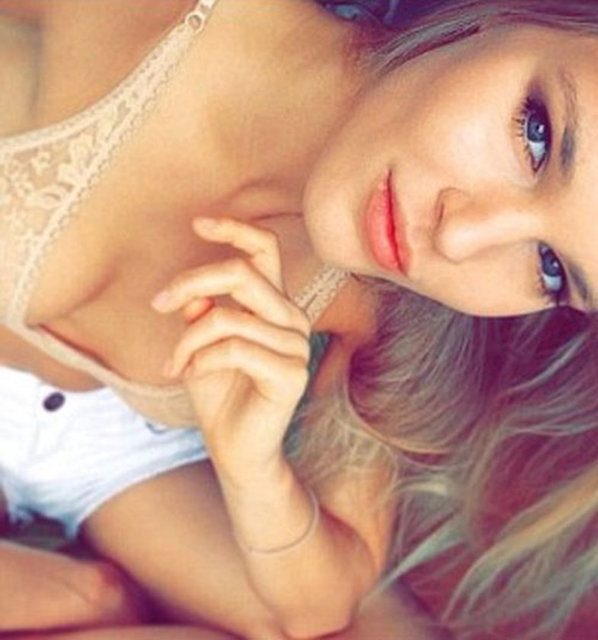 Bgisayar korsanlarının aralarında oyuncu Jennifer Lawrence, model Kate Upton ve şarkıcı Selena Gomez'in de bulunduğu 100'den fazla ünlü kadının bulut hesaplarına girip ...