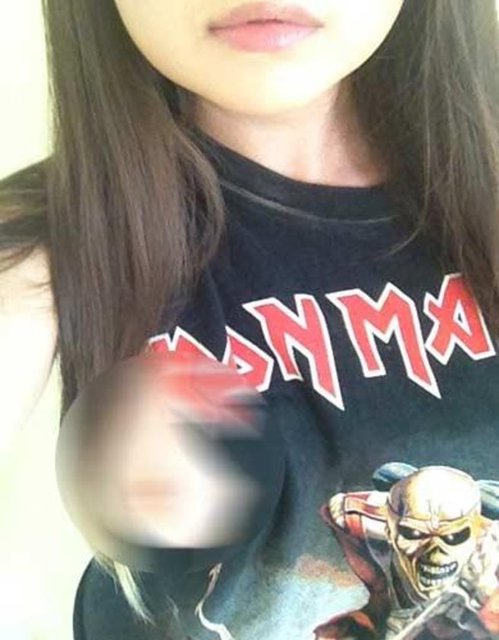 Gomez'in hacklenen hesabından alınarak internette servis edilen özel fotoğrafları, sosyal medyada tıklanma rekorları kırıyor.