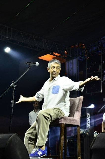 Ameliyat sırasında verilen narkozun ve çekilen filmlerin bebeği sakat bırakacağını engelli bir çocuk dünyaya getireceğimi söylediler. Eşim ve kayın validem engelli de olsa Murat'ın dünyaya gelmesini isteyerek, 'Ne doğarsa Rabbime sığınıyoruz' dediler.