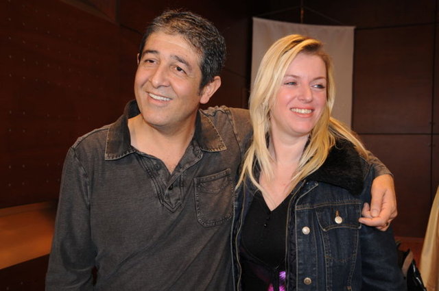 Bankalara her yere borcu vardı. Yaklaşık 350 bin lira olan borucunu ödemek için çok mücadele etti. Kardeşlerinden para aldı, kendi çalıştı ve borcunu ödedi.