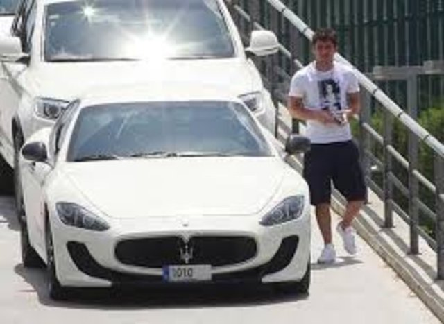 Lionel Messi - Maserati GranTurismo MC Stradale