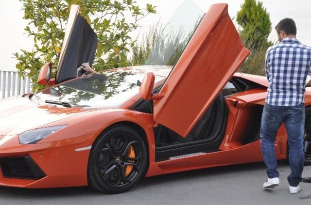 Haberde, Sabri'nin Galatasaray Futbol Takımı'nda en az kazanan oyunculardan biri olduğu da belirtildi.