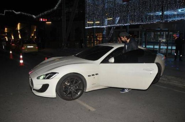 Selçuk İnan, Maserati Gran Turismo MC kullanıyor