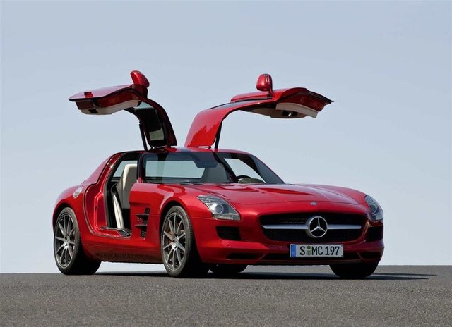 Arda Turan - Mercedes Benz Sls Amg