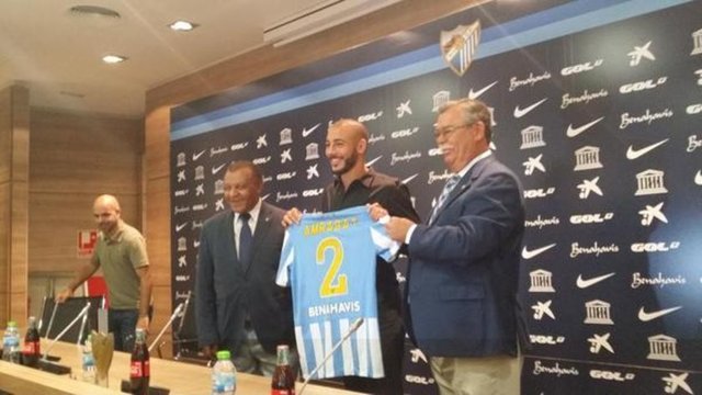 Malaga'nın Galatasaray'dan renklerine bağladığı Nordin Amrabat yeni takımında 2 numaralı formayı giyecek.