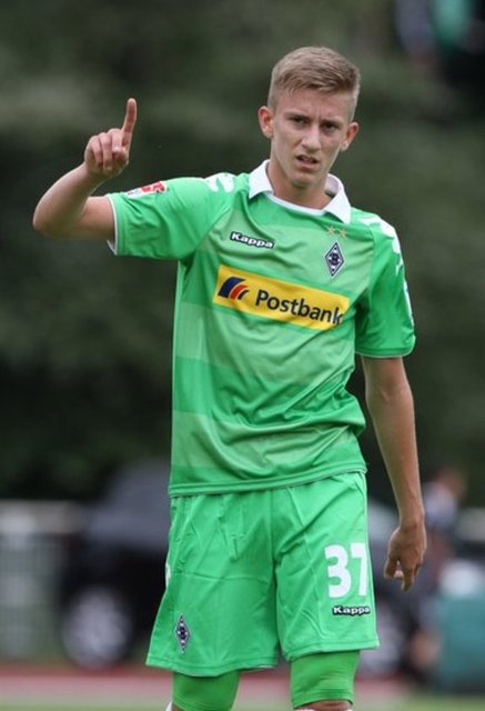 Bayern Münih, Mönchengaldbach'tan Sinan Kurt ile 4 yıllık sözleşme imzaladı. 18 yaşındaki futbolcu kanatlarda görev yapıyor.