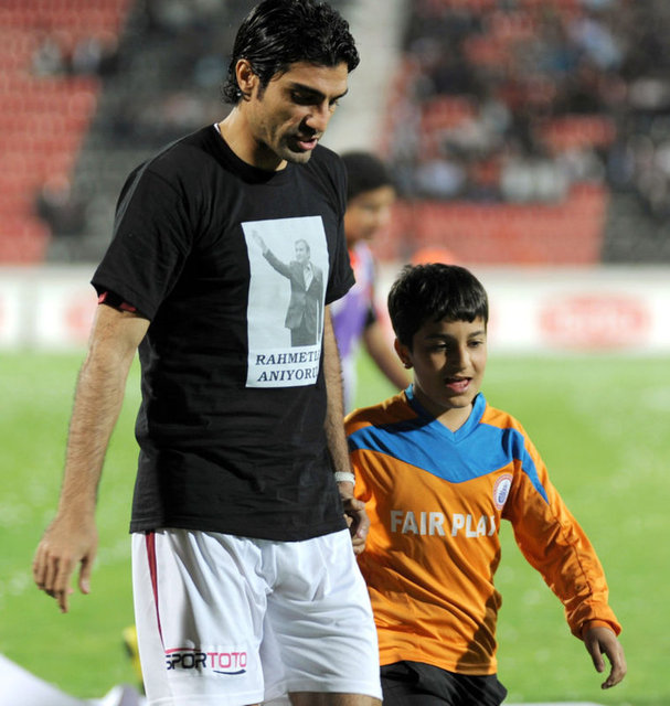 İstanbul Başakşehir'de forma giyen Mustafa Sarp Manisaspor'a transfer oldu.