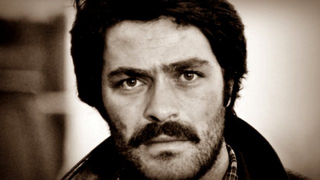 S1: Siz Adanalılar neden soruya soruyla karşılık verirsiniz? - S2: Napacan gardaş?