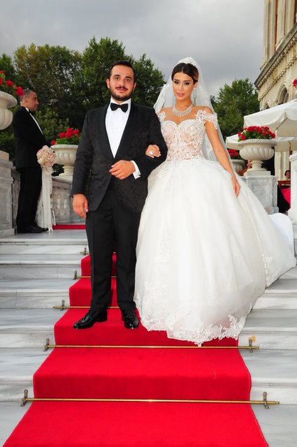 RUŞEN EKŞİ - ÖZNUR GÜNEŞ 