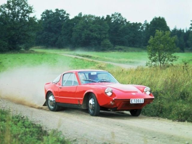 Orijinal Sonett belki hiç üretilmedi ama MK2 ve MK3 modelleri üretildi. Sonett II, 1966 yılında yollara çıktı. Daha sonra Ford V4 motorlu versiyonuyla değiştirildi.