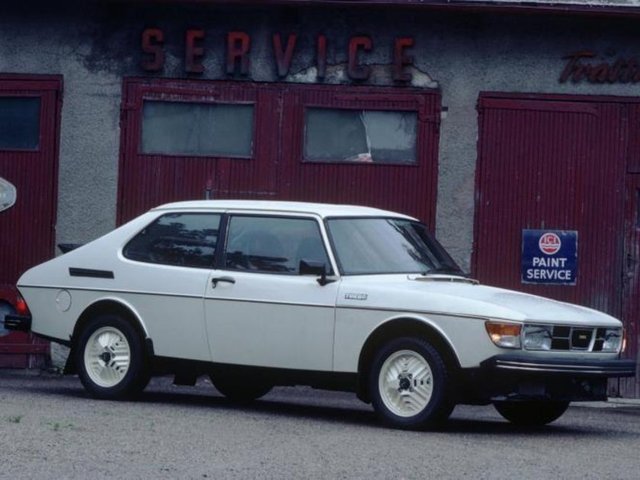 1977 Frankfurt Motor Show'da tanıtıldı. Arka bagaj kapısına işlenmiş 'turbo' kelimesi ile ortaya çıkışı yeni bir dönemin başlangıcının habercisiydi. Bugünün standartlarına göre, 2.0 litrelik bir motordan 145 HP güç elde etmek bize sıradan gelebilir.