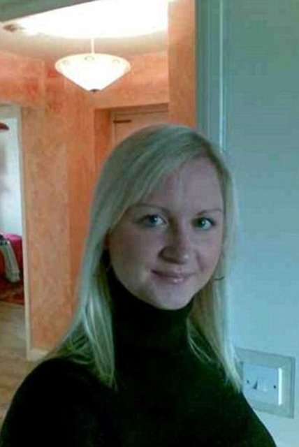 Muhasebeci olarak çalışan genç kadın, değişimini de sosyal medya üzerinden paylaştı.