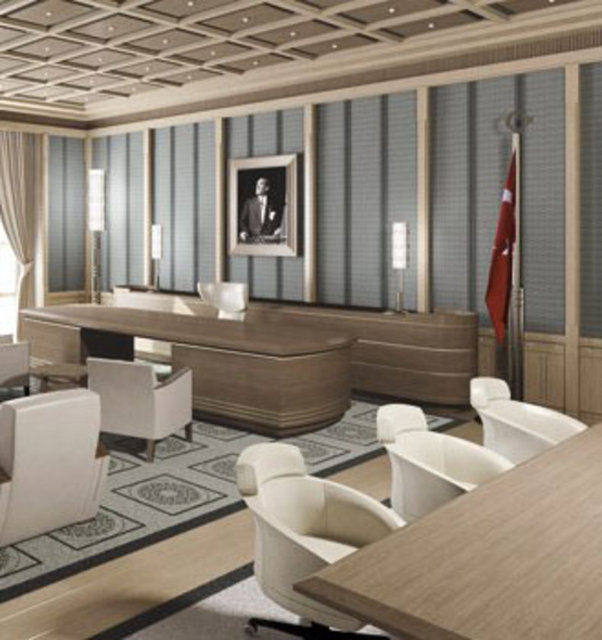 Binanın yapımında son teknoloji kullanıldı. Yüksek güvenlikli binada dinlemelere karşı "sağır oda" bulunuyor.