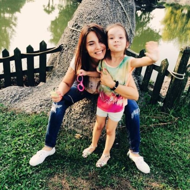 YEŞİM SALKIM - Herkese iyi geceler Allah rahatlık versin hepimize  -  -