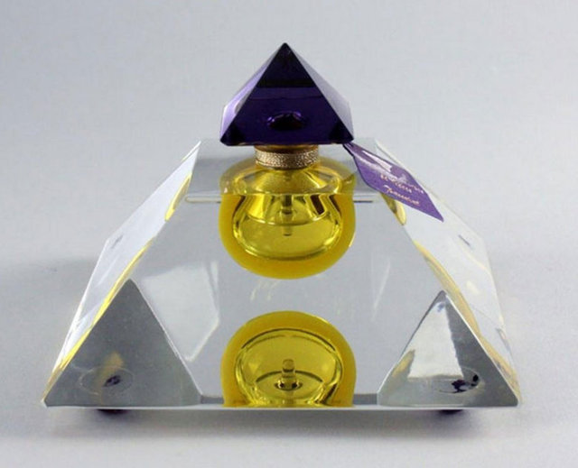 3) Baccarat Les Larmes Sacrees de Thebes -  - 6800 dolar -