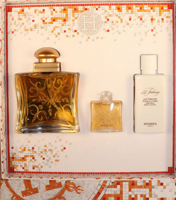 6) Hermès 24 Faubourg -  - 1500 dolar