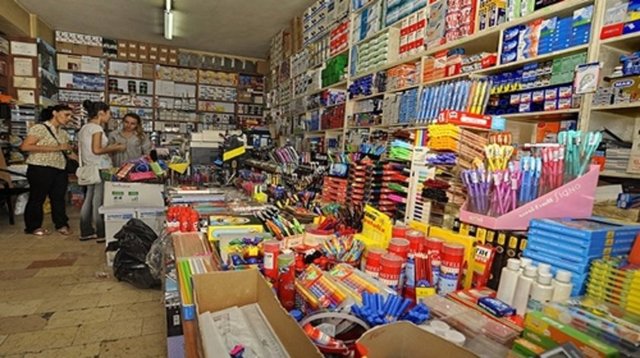 Uzmanlar bu kimyasalların ağız yoluyla alınması veya deriden emilmesi halinde vücutta birikerek ciddi metabolik hastalıklara, alerjilere veya zehirlenmelere neden olabileceği hatta bazılarının uzun vadede kansere yol açabildiğini söyledi.
