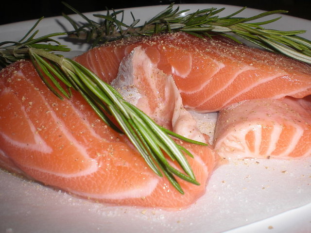 Omega-3 yağları, dünyanın en doğal sağlık araçlarından biridir. Kolesterolü düşürdüğü tespit edilmiştir.