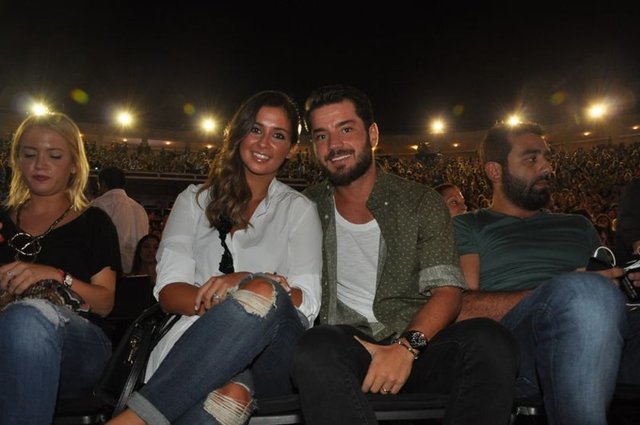 Buse Terim ve Volkan Bahçekapı çifti de kaltıldı.