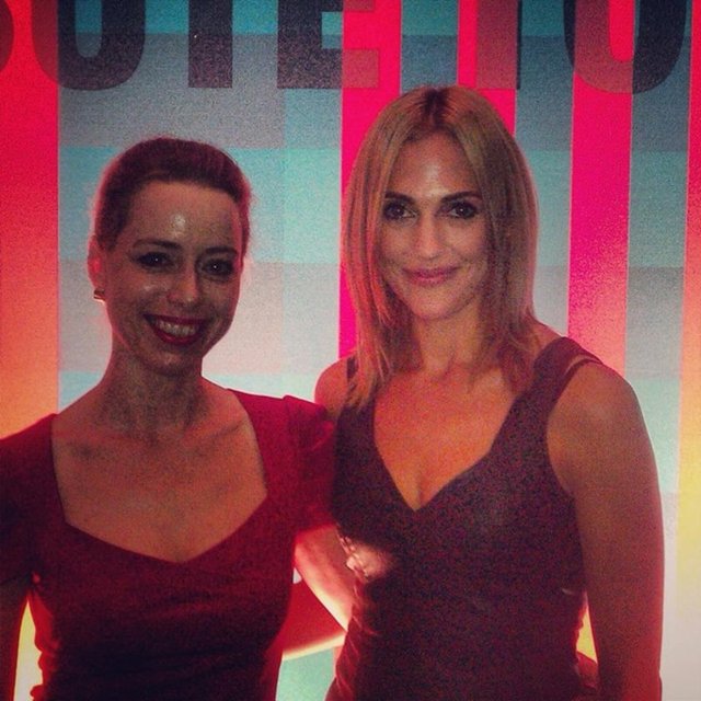 Gecede çektirdiği fotoğrafları Twitter hesabından paylaşan Uzerli, "Çocuklar gelecektir ve dünyanın daha iyi bir yer olması için yardım etmeliyiz" diye yazdı.