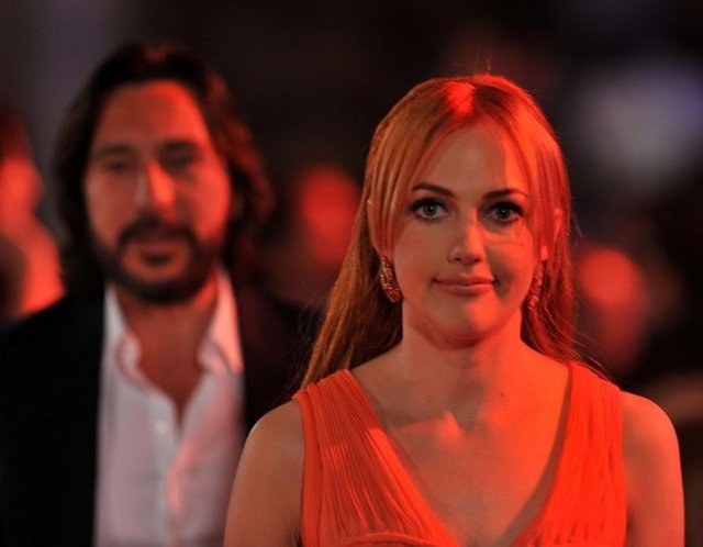 İstanbul'a gelince yeniden çocuğunun babasıyla yaşayacağı konuşulan Meryem Uzerli, şimdilerde ise Can Ateş'le tatil yapıyor.