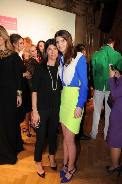 ZEYNEP, MERVE ÜSTÜNEL 