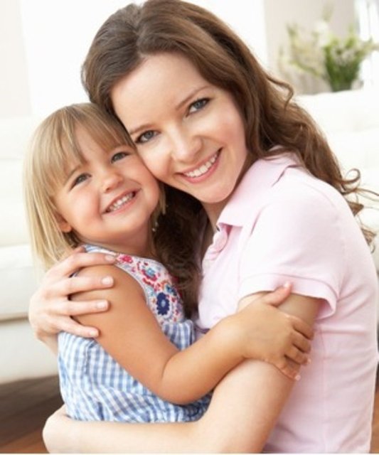 Hem çok fazla sevilirler hem de üzerlerine çok fazla düşüldüğünden sürekli ilgi görmeye alışırlar. Büyüdüklerinde gösterdikleri problemli yaklaşımlar da genellikle ebeveynlerinin gösterdiği hatalı davranışlardan kaynaklanır.