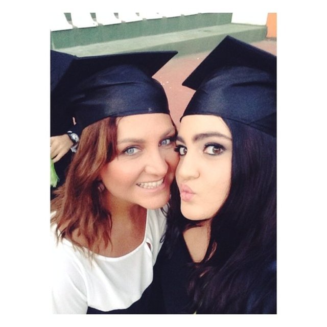 Kızı olmalı insanın, hata yaptığında gözlerinin içine baktığın, bakar bakmaz masumiyetiyle saniyeler içinde eridiğin, vefasına taptığın. Kızı olmalı insanın.