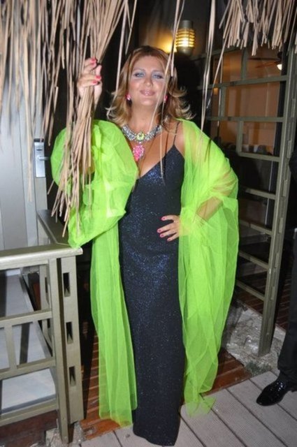 ÜNLÜLERİN GERÇEK İSİMLERİSİBEL CAN: DENİZ ENGÜZEL