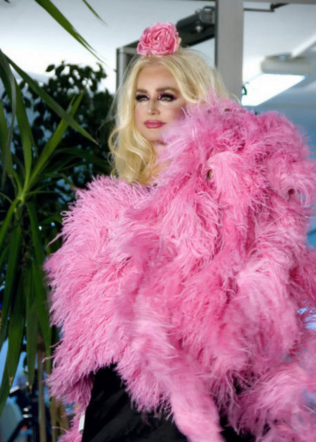 BANU ALKAN: RENKA BRONKAVİ