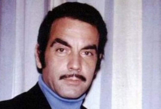 AYHAN IŞIK: AYHAN IŞIYAN