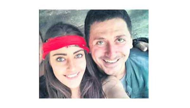 Ancak kısa süre sonra Türk, ilişkisi bitince tüm fotoğrafları sildi.