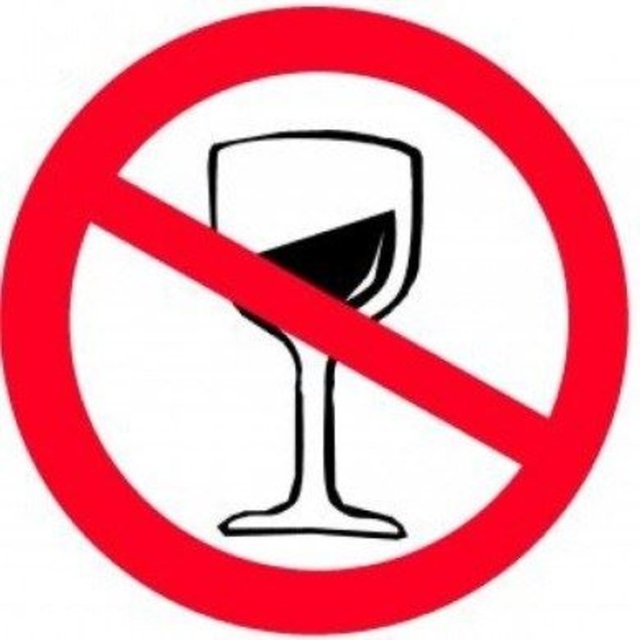 Alkolün kalorisi oldukça yüksektir ve o kadar yüksek kalorili bir şey içtiğinizde, kilo alırsınız.