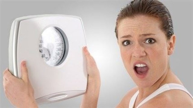 Bazen farkında olmadığınız halleriniz, alışkanlıklarınız kilo almanıza neden olabilir. Bakalım bunlar nelermiş?