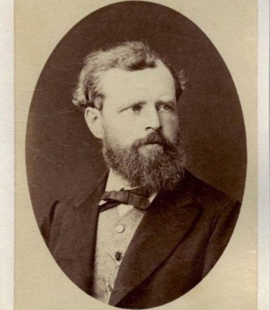 Heykelin yaratıcısı Isidore Jules Bonheur, 1827'de ressam bir babanın ve müzisyen bir annenin çocuğu olarak Bordeux'da dünyaya gelir. Eseri, 1867'de Beynelmilel Fuarı'nda sergilenmekteyken Sultan Abdülaziz'in dikkatini çeker.