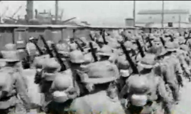 Tarihçilerin sık sık tartıştığı bir konu haline gelen İzmir'in işgalden kurtuluşu ve İzmir yangını İngiliz arşivlerinden çıkan görüntülerle daha da alevleneceğe benziyor.